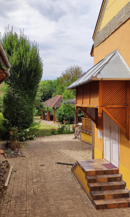 Ferienwohnung Szorcsik Haz 1913 Senta Exterior foto